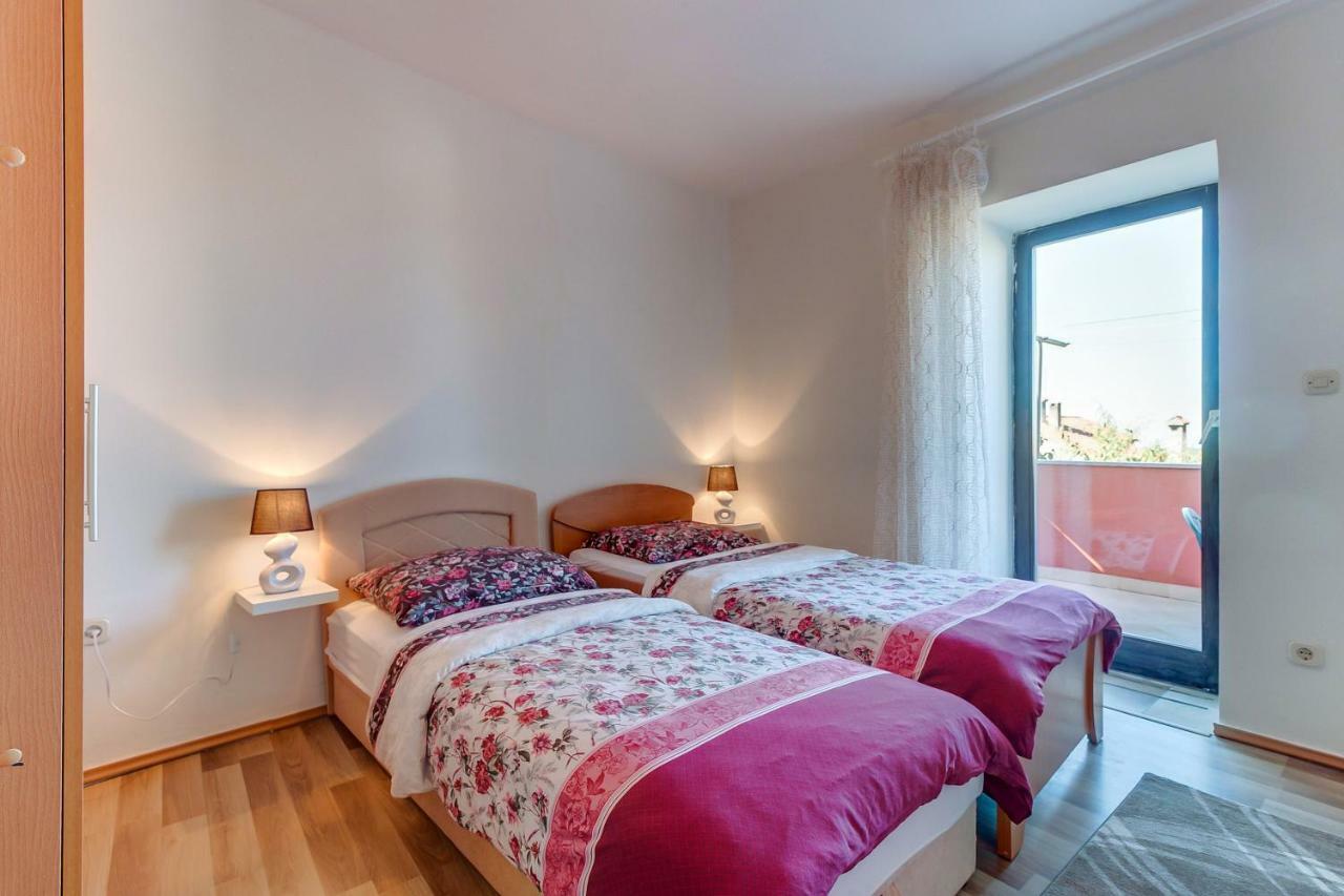 Apartment Matija Čunski Esterno foto