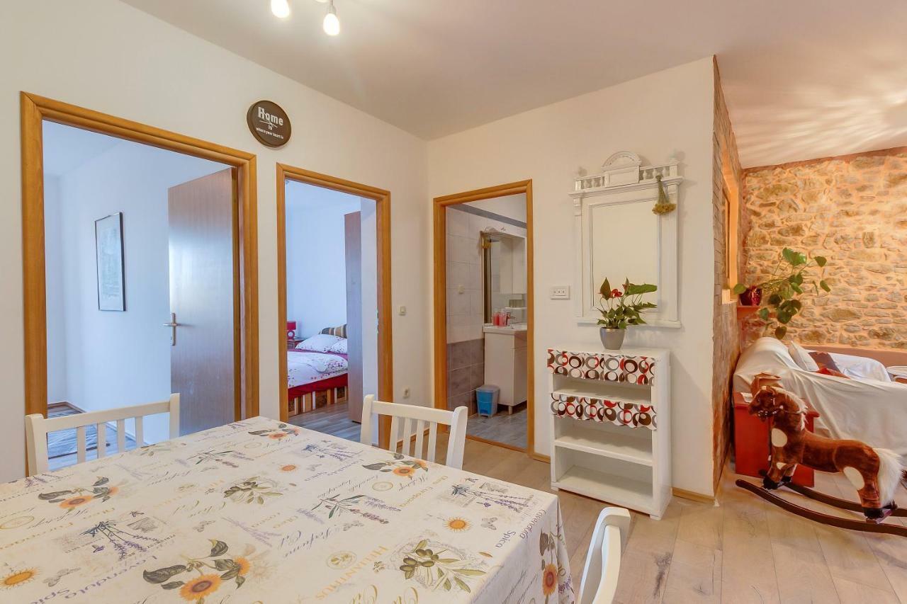 Apartment Matija Čunski Esterno foto